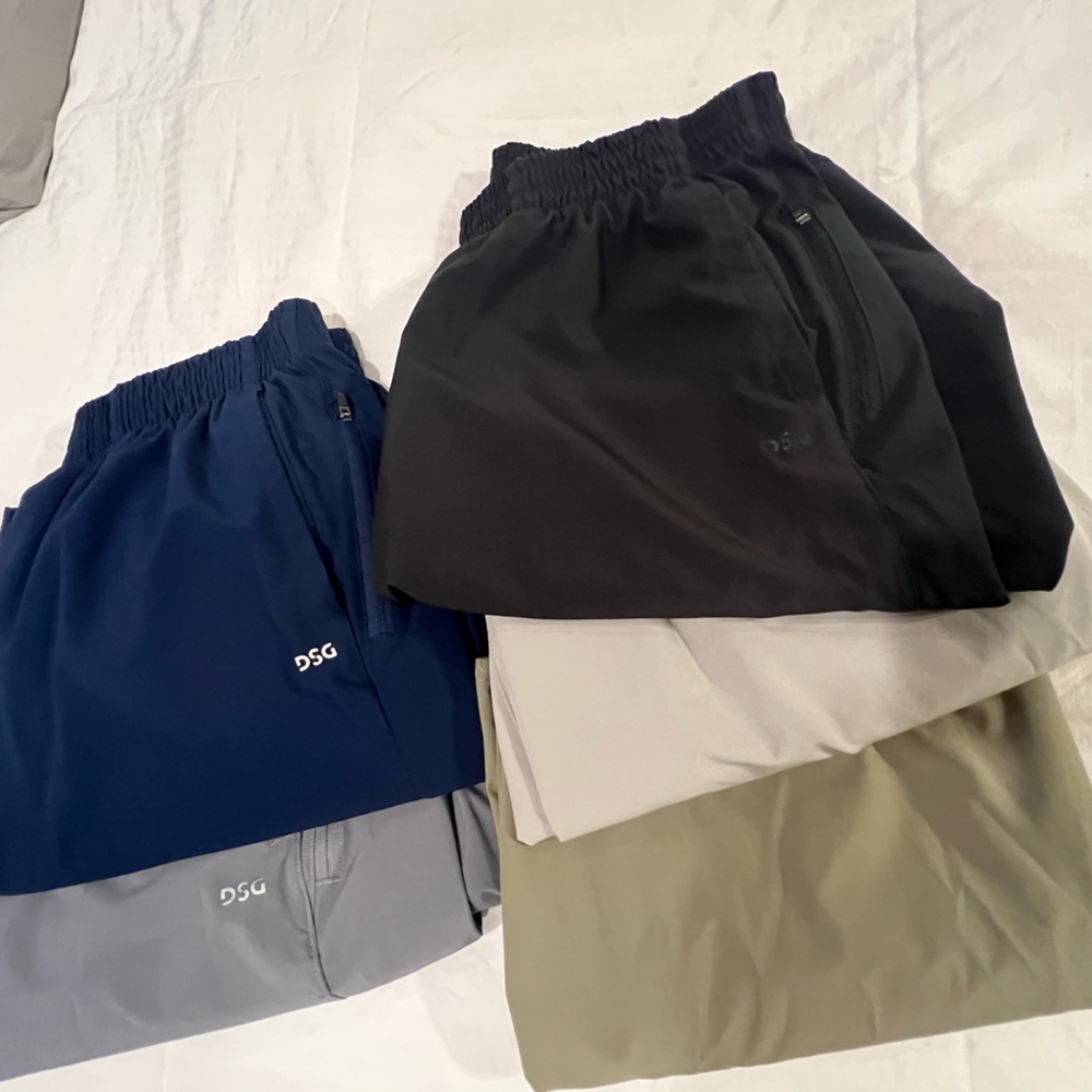 Men’s gym shorts size xl-in great condition! Willing to discount in bundle!